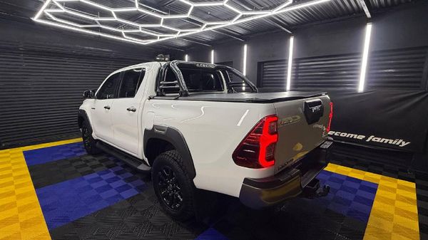 2021-Toyota-Hilux-28-GD-6-Raised-Body-Legend-4x4-Auto-Double-Cab image:4