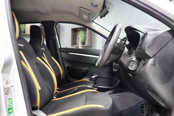 2023-Renault-Kwid-10-Climber image:13