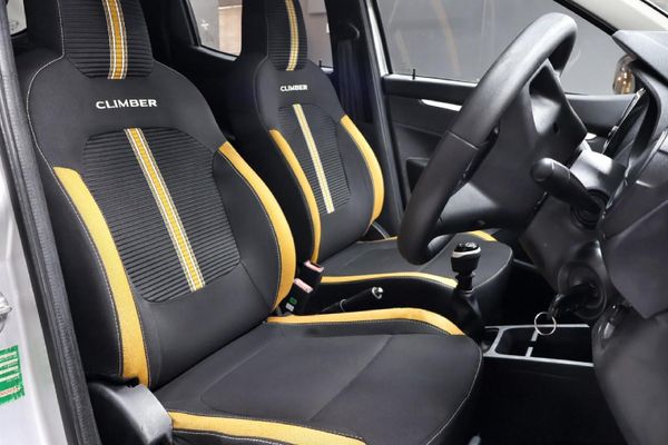 2023-Renault-Kwid-10-Climber image:14