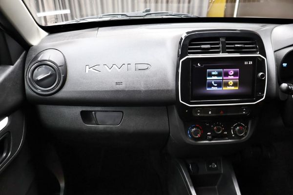 2023-Renault-Kwid-10-Climber image:17