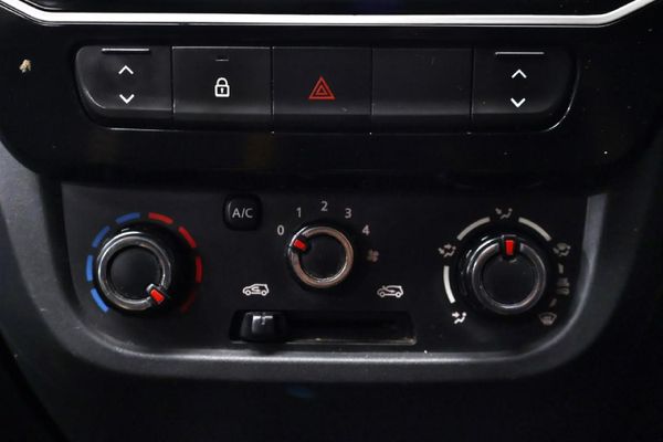 2023-Renault-Kwid-10-Climber image:20
