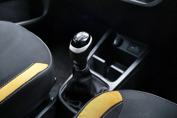 2023-Renault-Kwid-10-Climber image:21