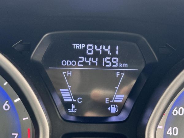 2012-Hyundai-Elantra-16 image:9