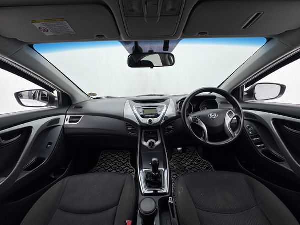 2012-Hyundai-Elantra-16 image:10