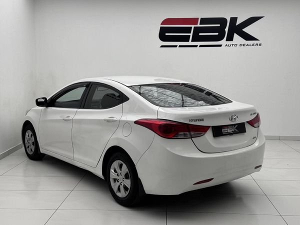 2012-Hyundai-Elantra-16 image:3