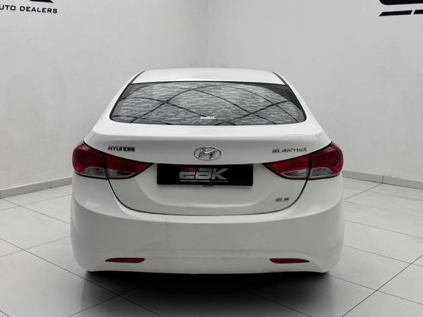 2012-Hyundai-Elantra-16 image:4