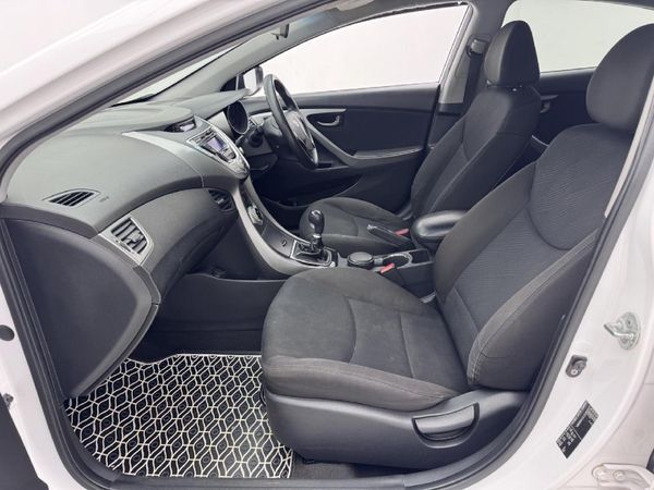 2012-Hyundai-Elantra-16 image:6