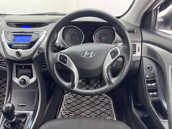 2012-Hyundai-Elantra-16 image:8