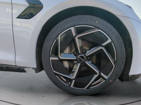 2026-BYD-Seal-AWD image:10