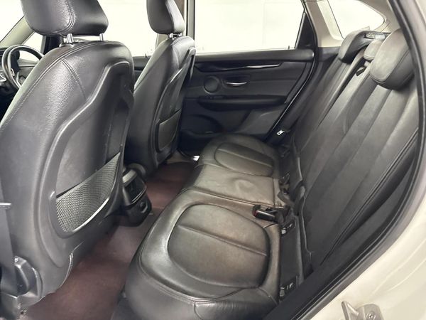 2015-BMW-2-Series-220d-Active-Tourer-Auto image:3
