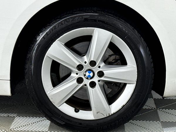 2015-BMW-2-Series-220d-Active-Tourer-Auto image:5