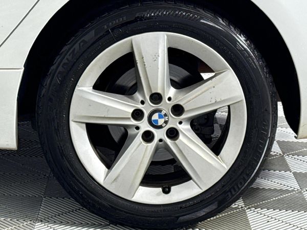 2015-BMW-2-Series-220d-Active-Tourer-Auto image:6