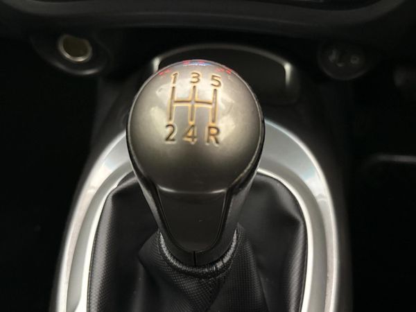 2013-Nissan-Juke-16-Acenta image:10