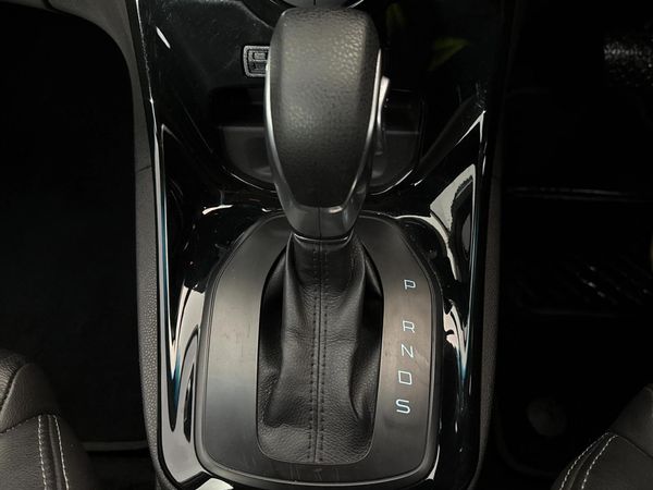 2017-Ford-Fiesta-10-EcoBoost-Titanium-Auto-5-dr image:8