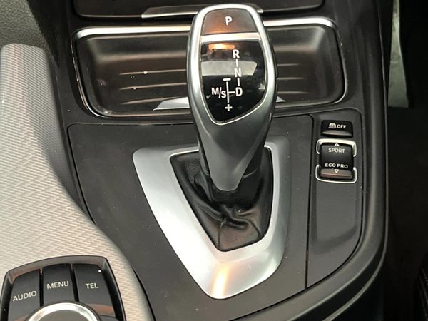 2014-BMW-3-Series-320d-M-Sport-Auto image:10