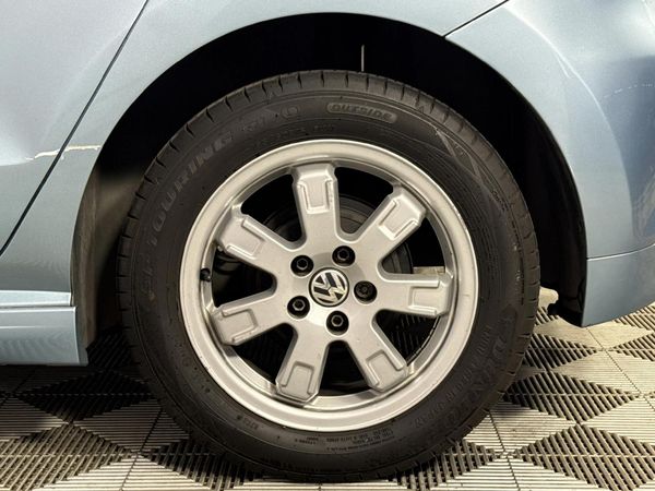 2012-Volkswagen-Polo-12-TDI-Bluemotion-5-dr image:6
