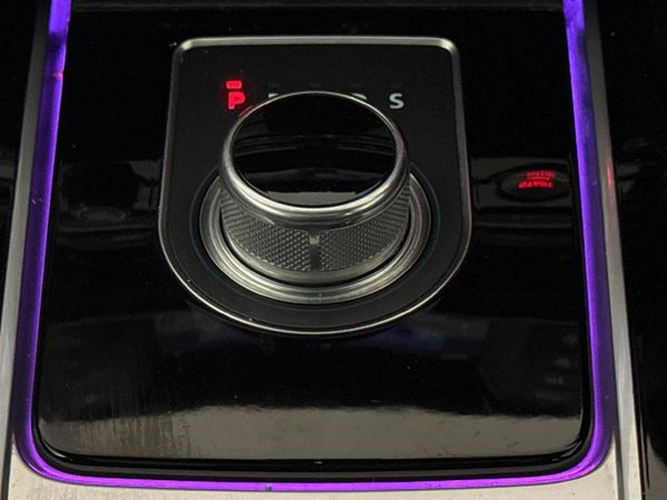 2016-Jaguar-XE-30-SC-S-Auto image:10