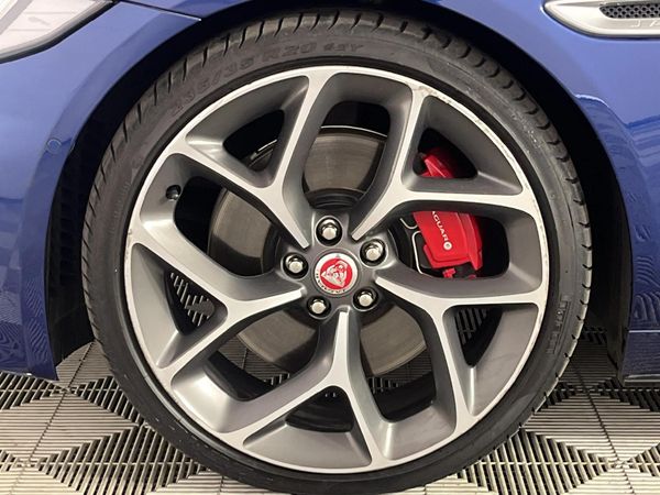 2016-Jaguar-XE-30-SC-S-Auto image:4