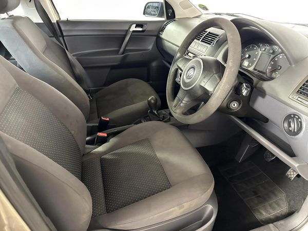 2014-Volkswagen-Polo-Vivo-14-Trendline image:9