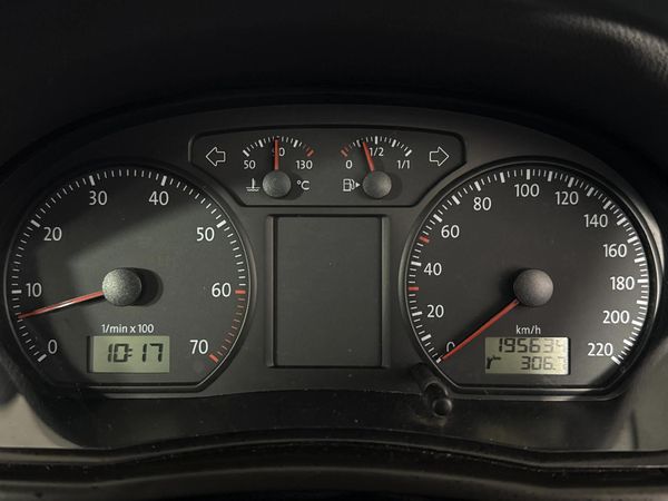 2014-Volkswagen-Polo-Vivo-14-Trendline image:2