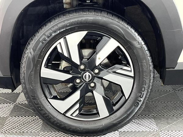 2025-Nissan-Magnite-10-Acenta-AMT image:4