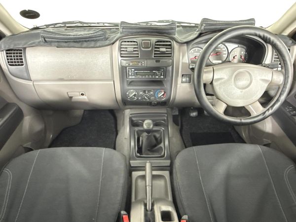 2005-Isuzu-KB-300-TDi-LX-Double-Cab image:1