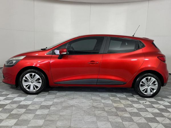 2017-Renault-Clio-IV-900T-Expression-5-dr-66kW image:18