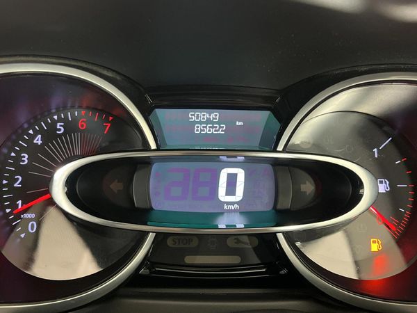 2017-Renault-Clio-IV-900T-Expression-5-dr-66kW image:2