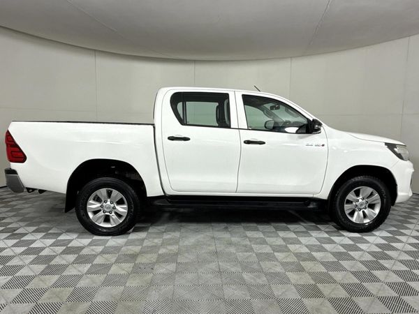 2020-Toyota-Hilux-24-GD-6-SRX-4x4-Double-Cab image:17