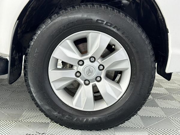 2020-Toyota-Hilux-24-GD-6-SRX-4x4-Double-Cab image:4