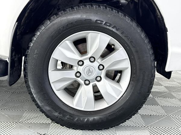 2020-Toyota-Hilux-24-GD-6-SRX-4x4-Double-Cab image:5