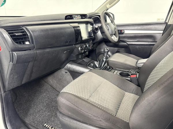 2020-Toyota-Hilux-24-GD-6-SRX-4x4-Double-Cab image:8