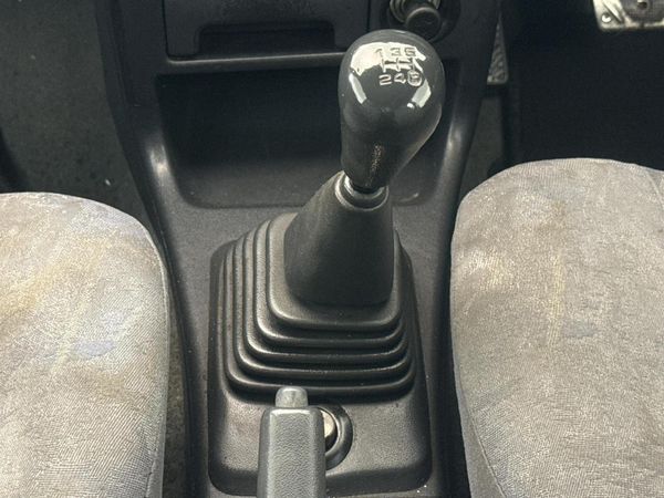 2001-Toyota-Tazz-130 image:10