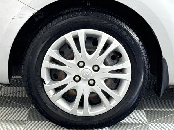 2009-Hyundai-i20-16 image:3