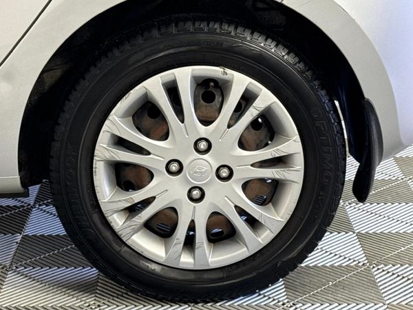 2009-Hyundai-i20-16 image:5
