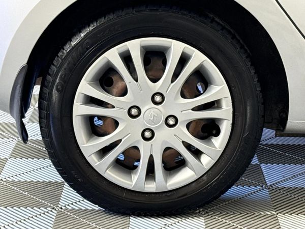 2009-Hyundai-i20-16 image:6