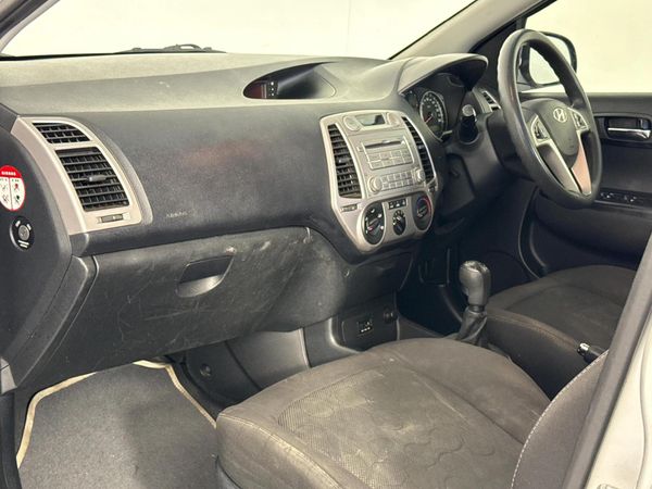 2009-Hyundai-i20-16 image:7