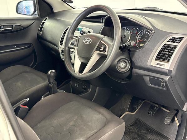 2009-Hyundai-i20-16 image:8