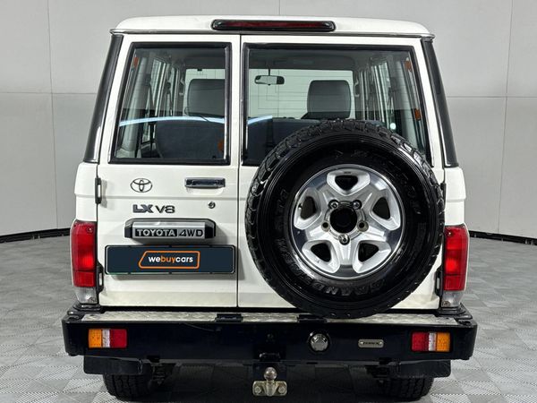 2020-Toyota-Land-Cruiser-76-45-D-V8-Station-Wagon image:16
