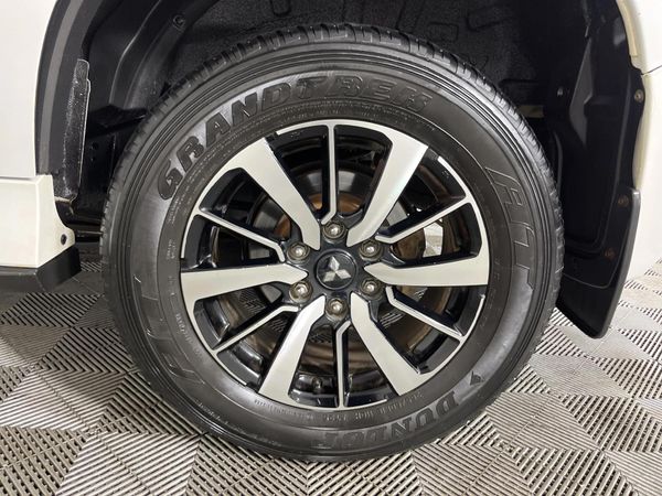 2019-Mitsubishi-Pajero-Sport-24D-4x4-Auto image:4