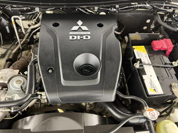 2019-Mitsubishi-Pajero-Sport-24D-4x4-Auto image:8