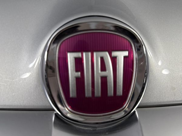 2016-Fiat-500X-14T-Cross-Auto image:11