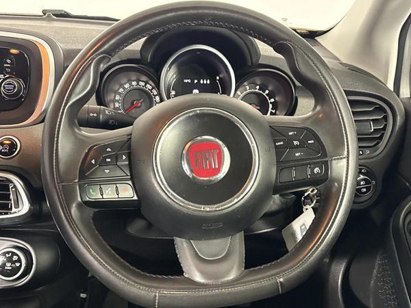 2016-Fiat-500X-14T-Cross-Auto image:12