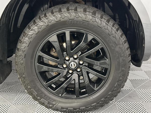 2020-Nissan-Navara-23D-Stealth-4x4-Auto-Double-Cab image:5