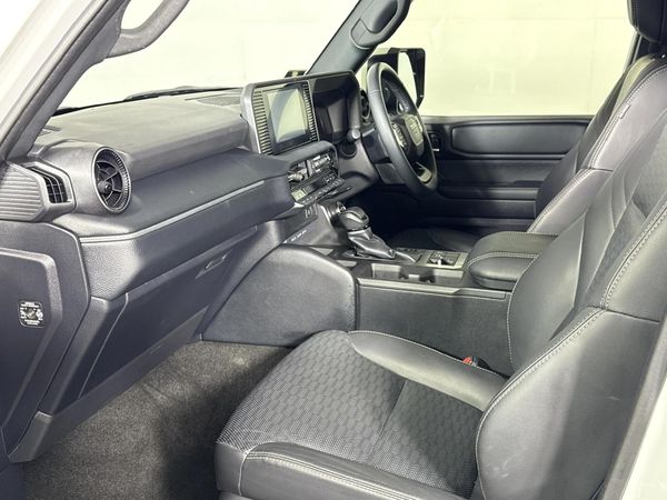 2025-Toyota-Land-Cruiser-Prado-TX-28GD-Auto image:8