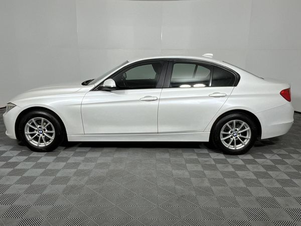 2014-BMW-3-Series-320i-Auto image:19