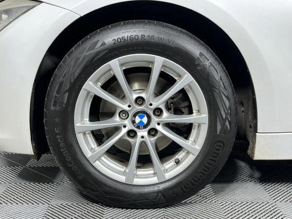 2014-BMW-3-Series-320i-Auto image:4