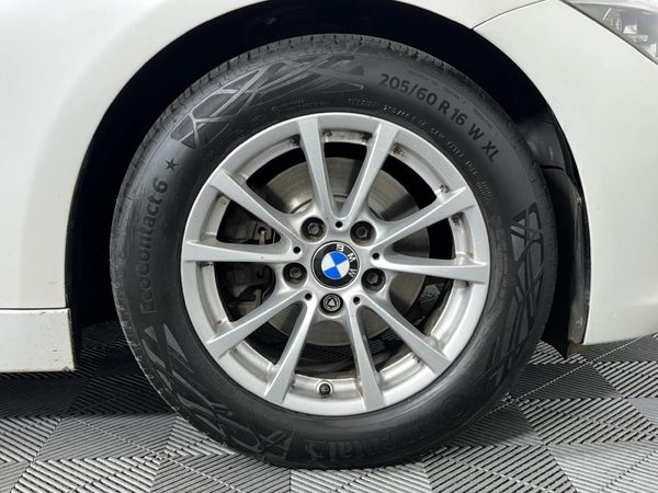 2014-BMW-3-Series-320i-Auto image:5