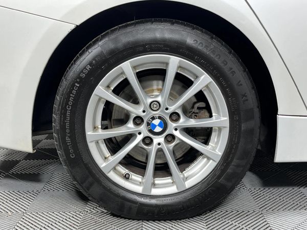2014-BMW-3-Series-320i-Auto image:7