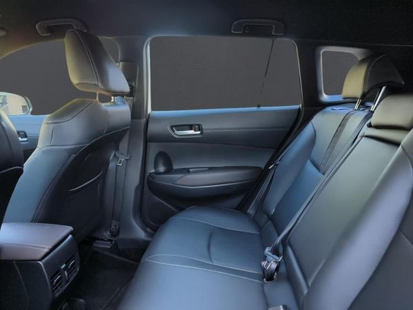 2025-Toyota-Corolla-Cross-18-XS image:12